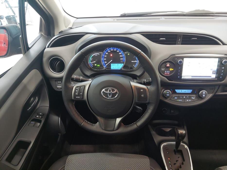 TOYOTA Yaris 2014