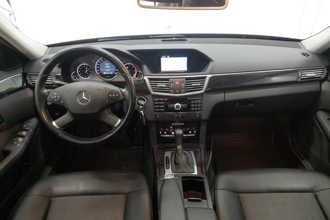 MERCEDES-BENZ E 2009