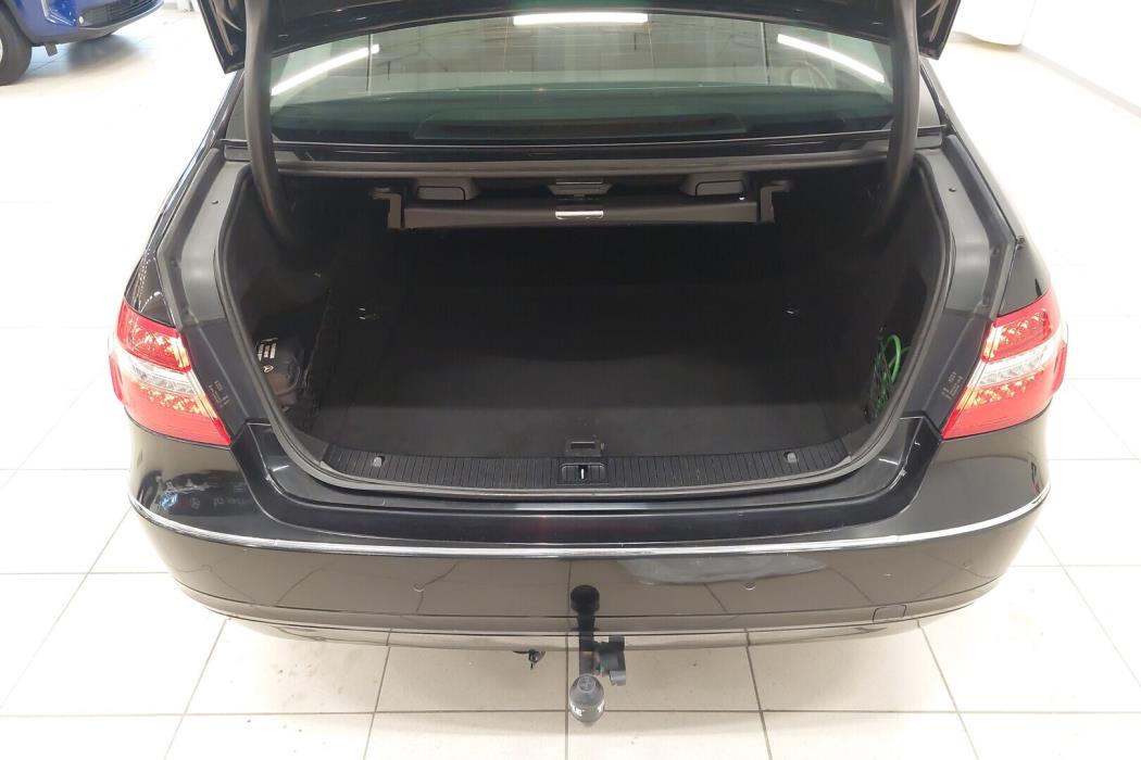 MERCEDES-BENZ E 2009