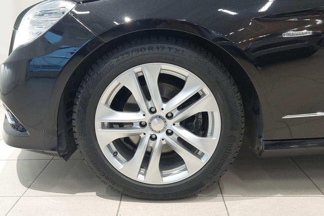 MERCEDES-BENZ E 2009