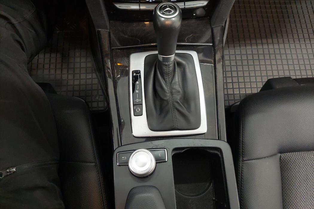 MERCEDES-BENZ E 2009