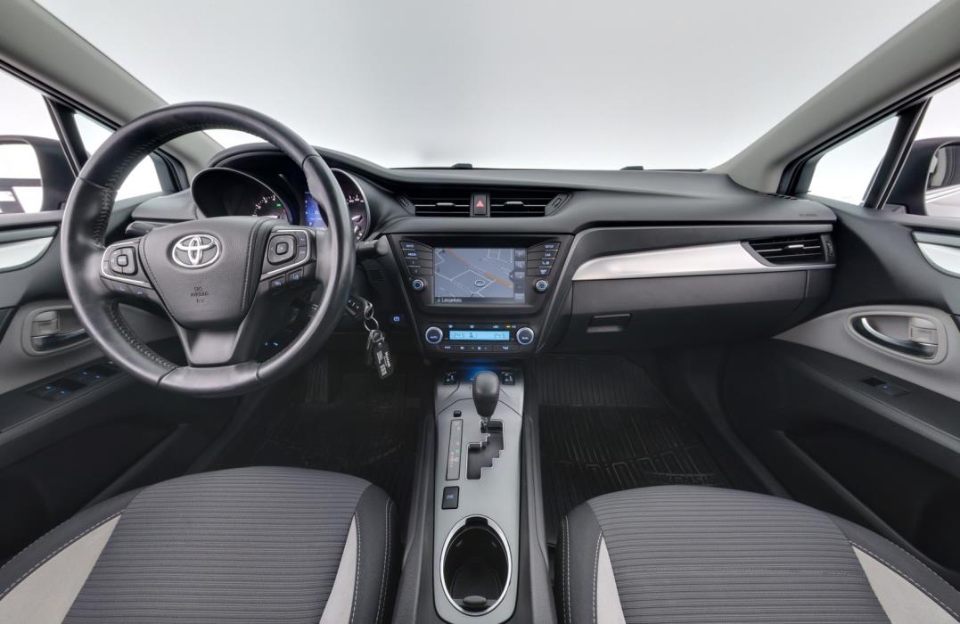 TOYOTA Avensis 2017