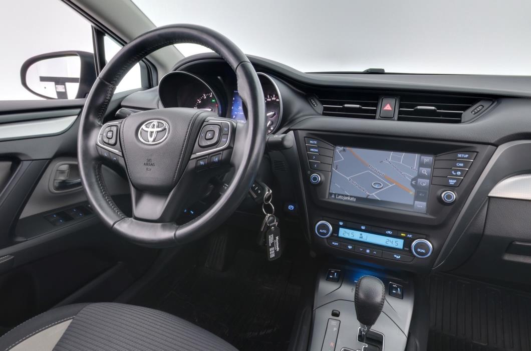 TOYOTA Avensis 2017