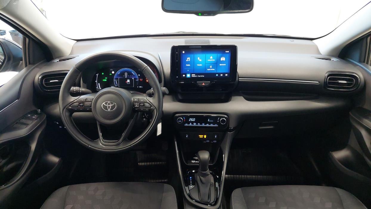 TOYOTA Yaris 2024