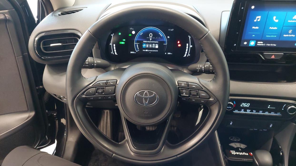 TOYOTA Yaris 2024