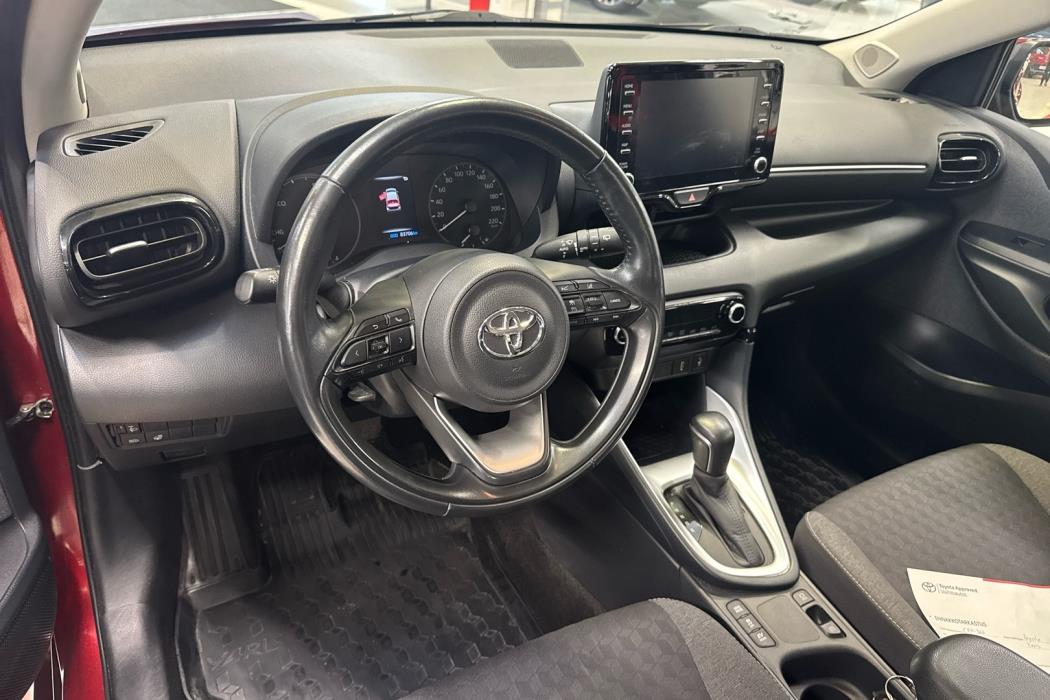 TOYOTA Yaris 2021