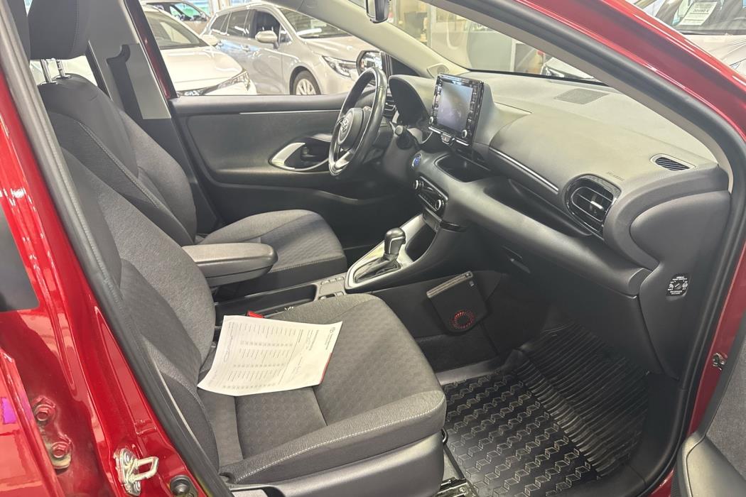 TOYOTA Yaris 2021