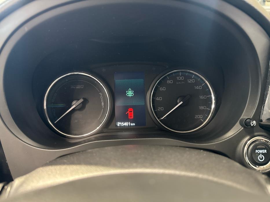 MITSUBISHI Outlander PHEV 2015