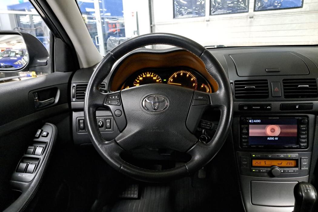 TOYOTA Avensis 2008