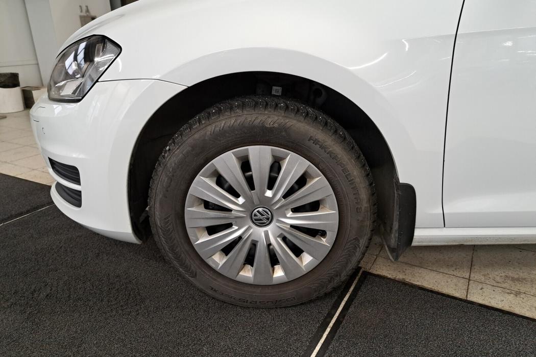 VOLKSWAGEN Golf 2016