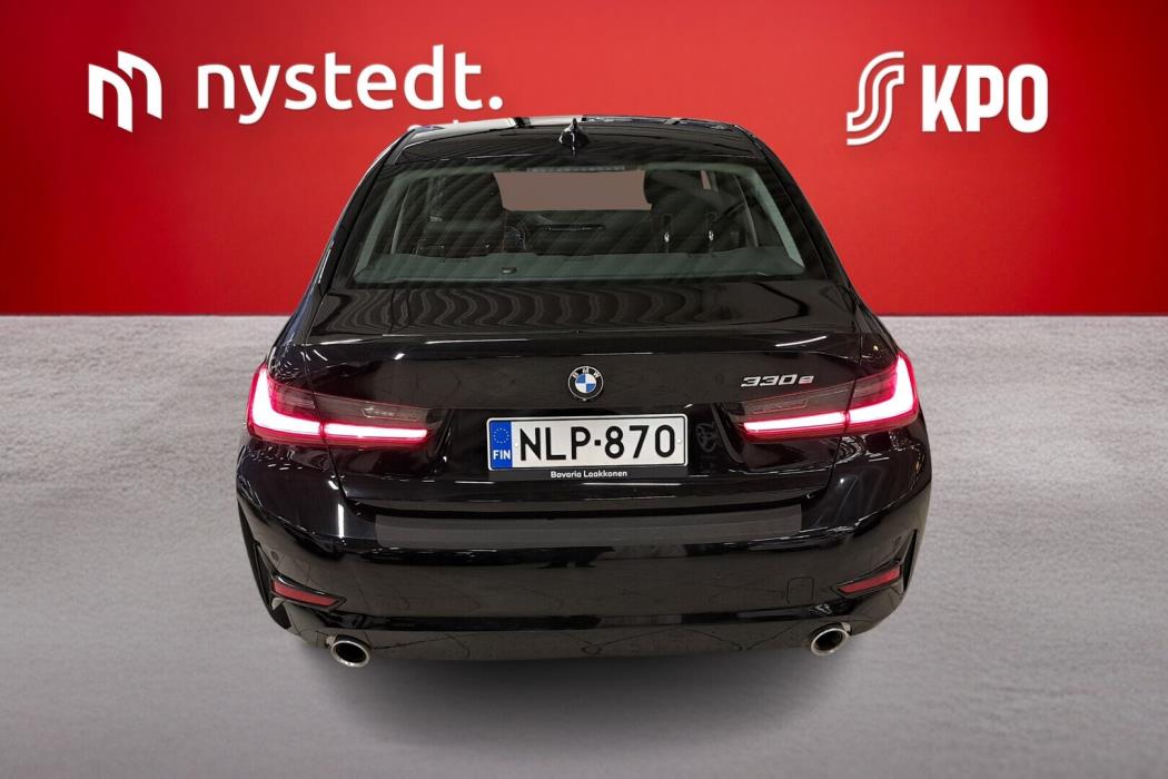 BMW 330 2019