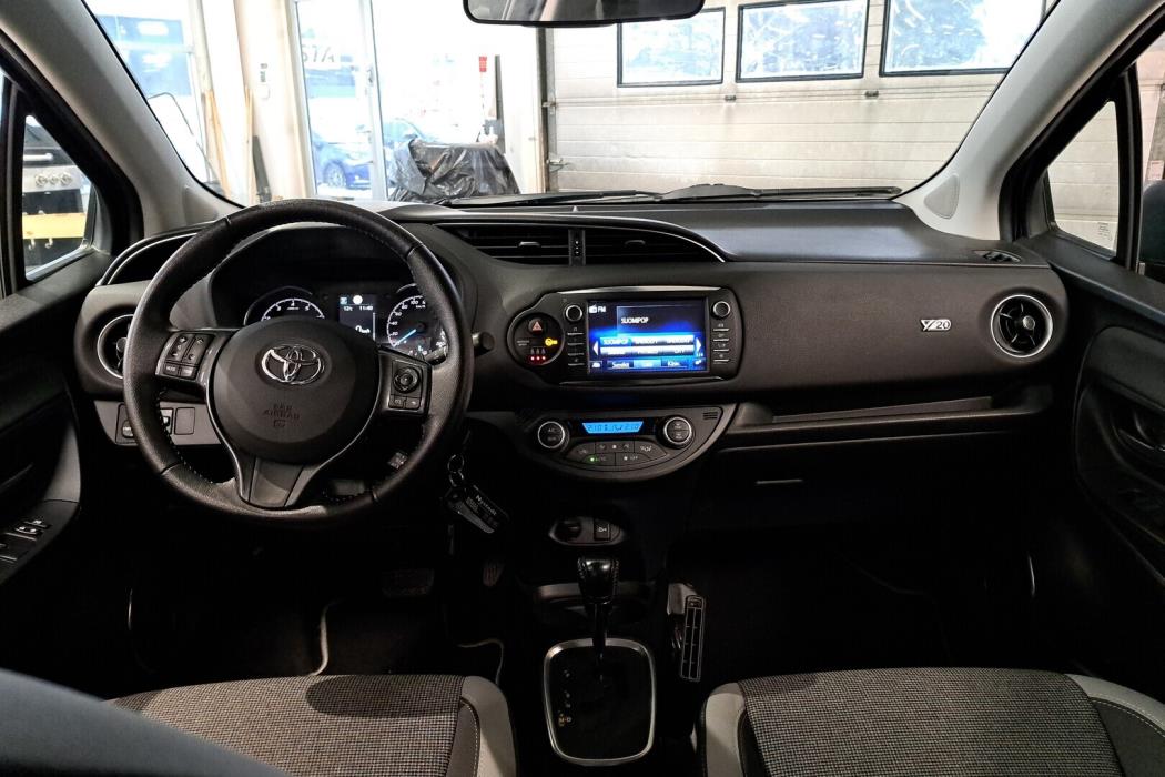 TOYOTA Yaris 2020