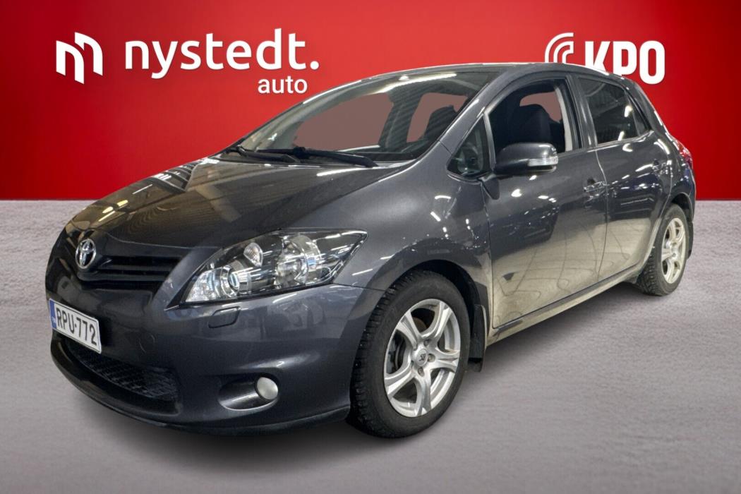 TOYOTA Auris 2012