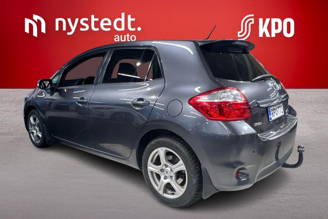 TOYOTA Auris 2012