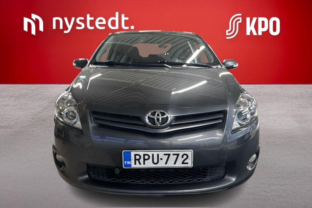 TOYOTA Auris 2012