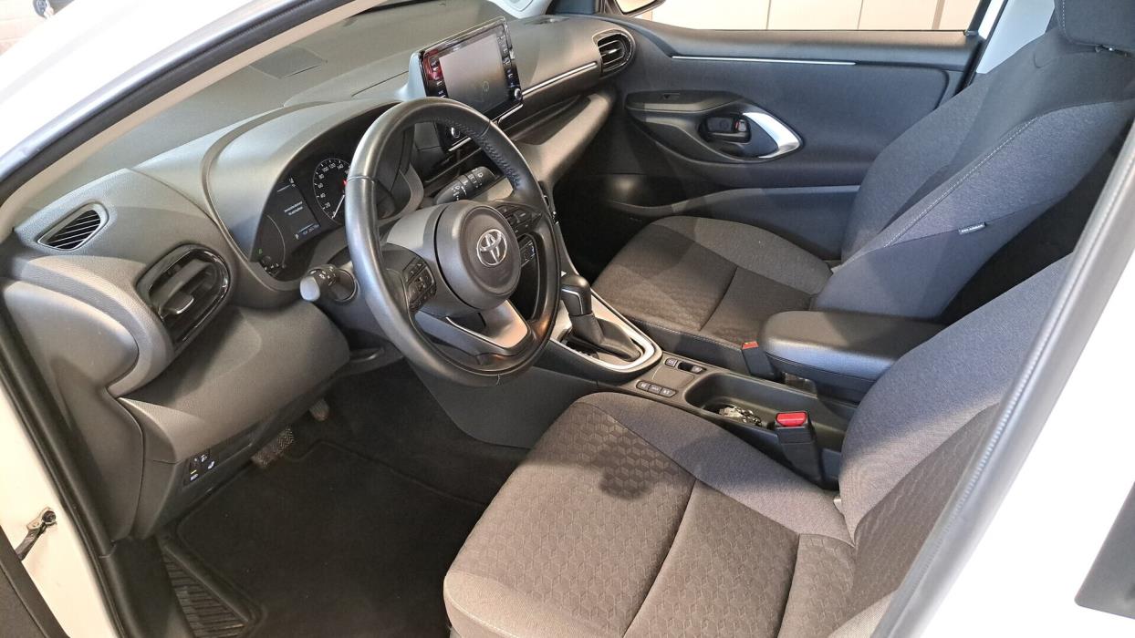 TOYOTA Yaris 2024
