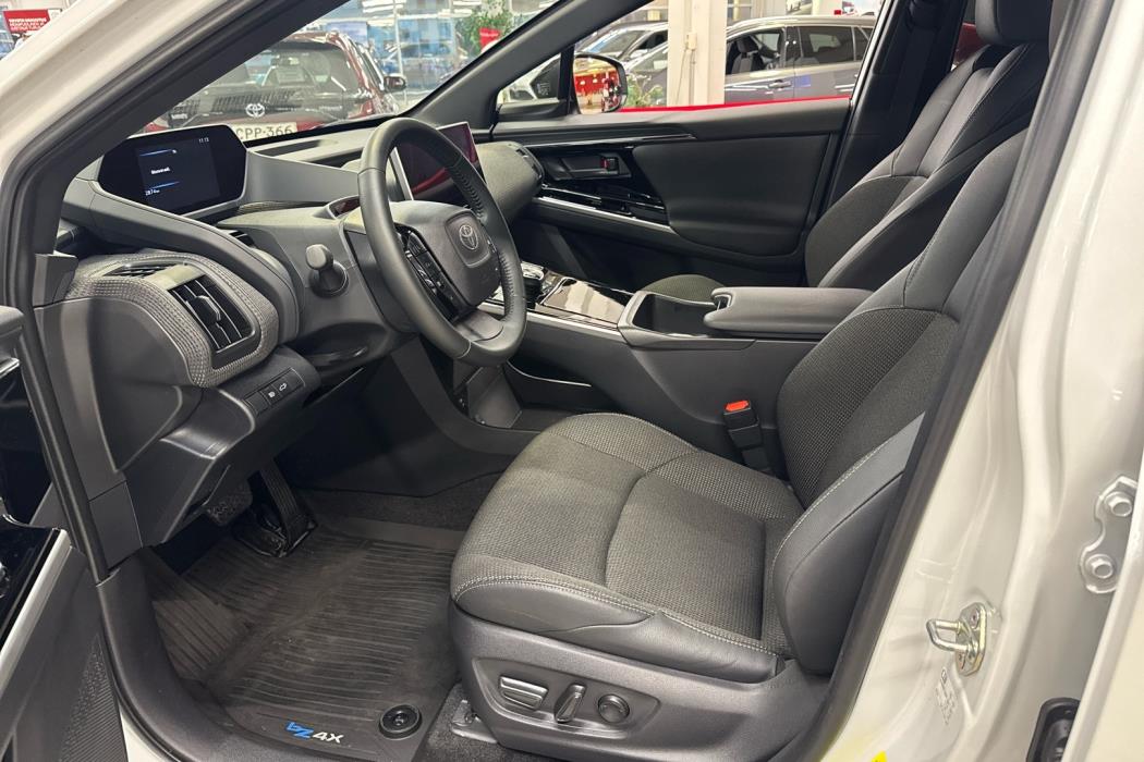TOYOTA bZ4X 2024