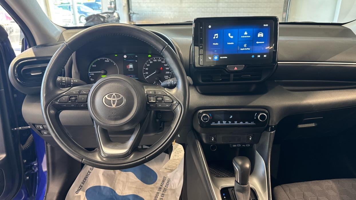 TOYOTA Yaris 2024