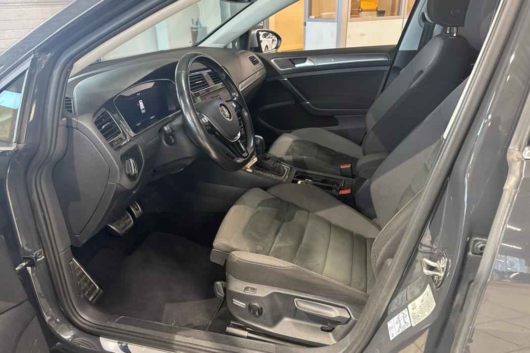 VOLKSWAGEN Golf 2020