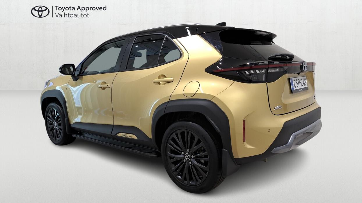 TOYOTA YARIS CROSS 2022