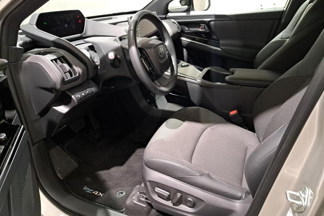 TOYOTA BZ4X 2024