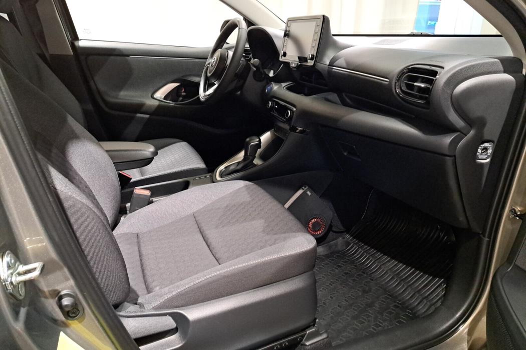 TOYOTA Yaris 2021