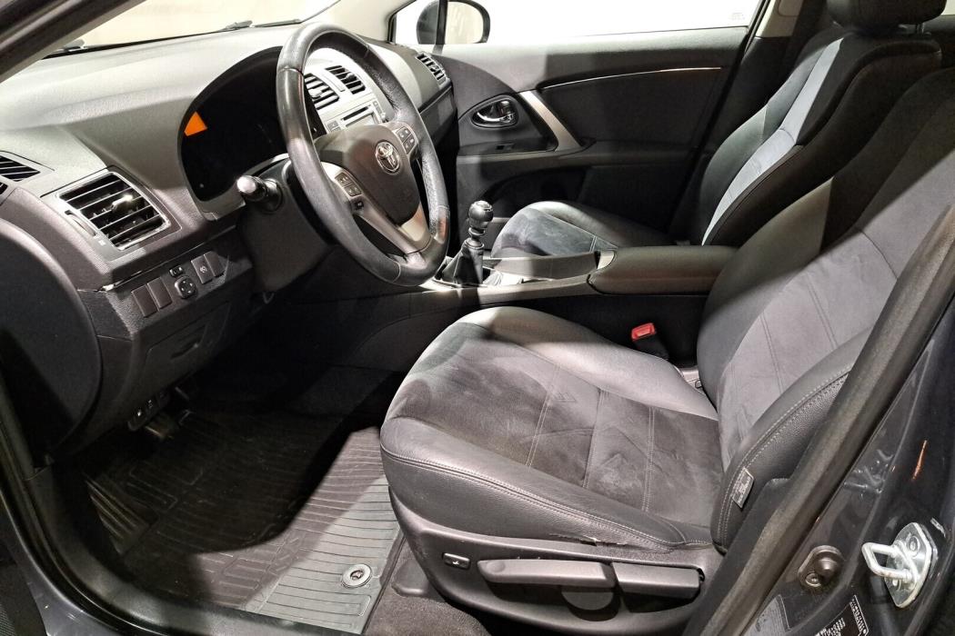 TOYOTA Avensis 2014