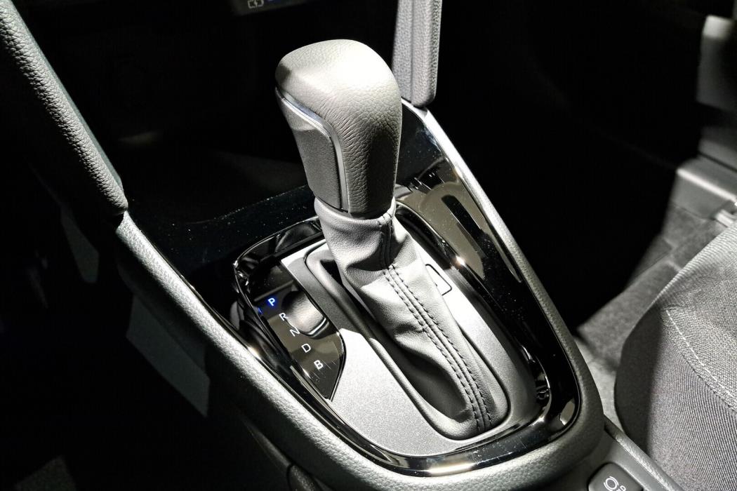 TOYOTA YARIS CROSS 2025