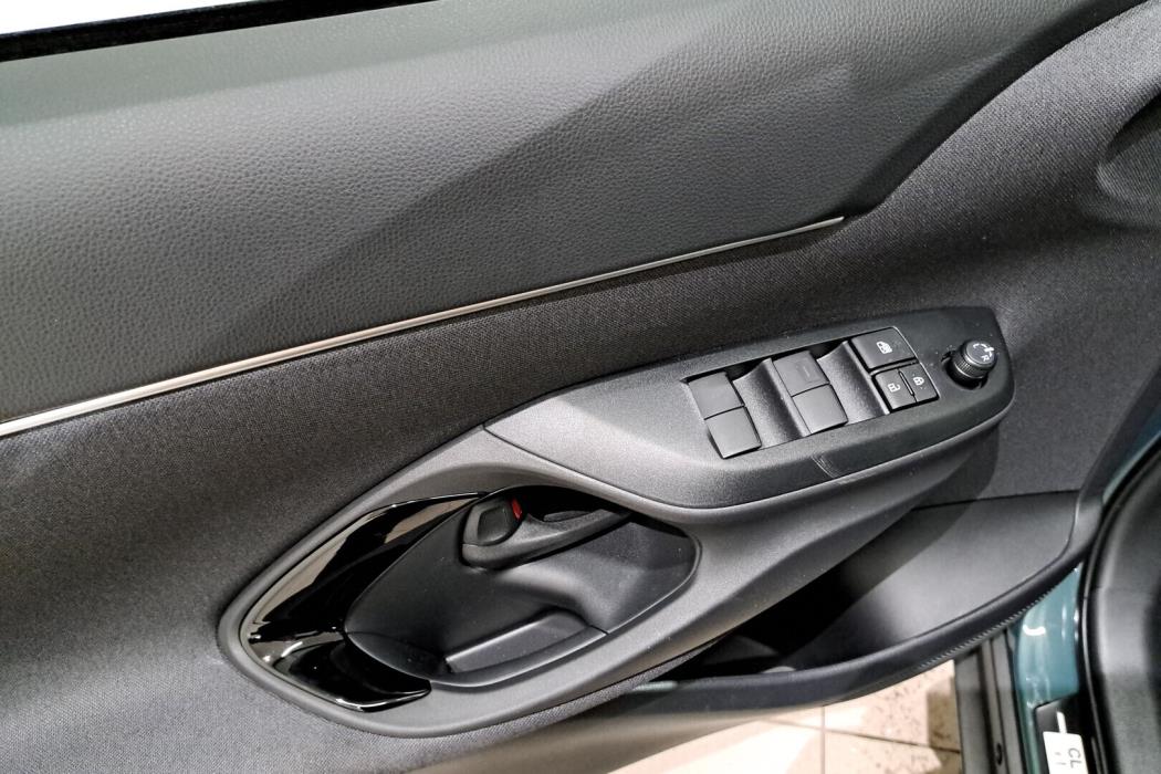 TOYOTA YARIS CROSS 2025