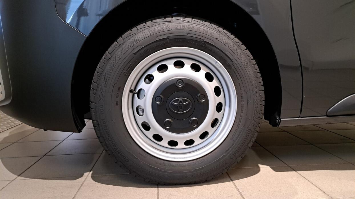 TOYOTA Proace 2025