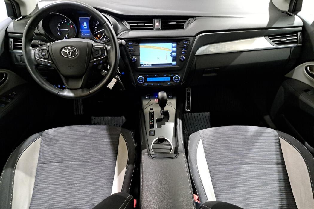 TOYOTA Avensis 2018