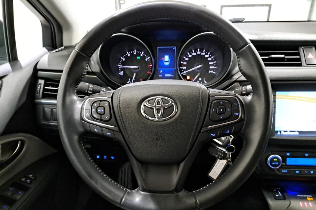 TOYOTA Avensis 2018