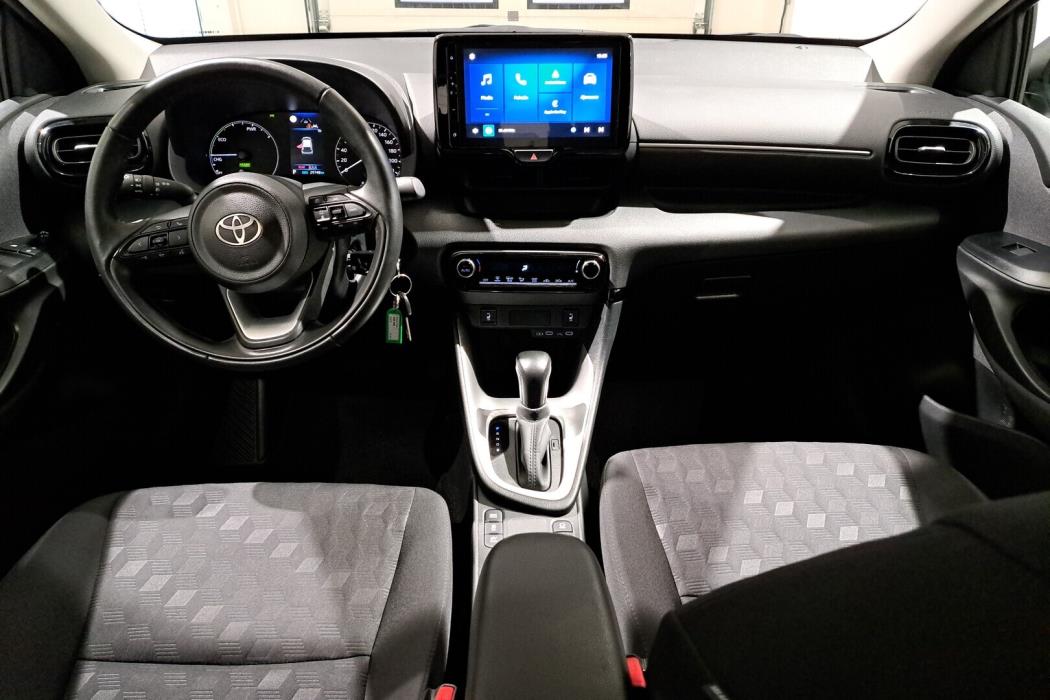 TOYOTA Yaris 2024