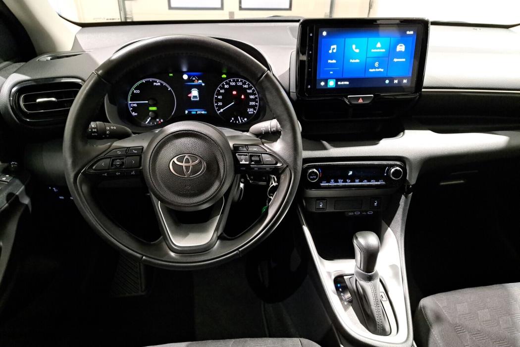TOYOTA Yaris 2024