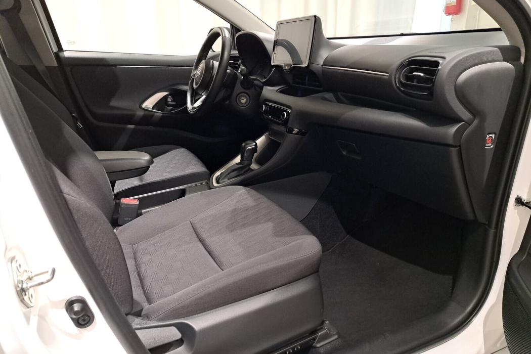 TOYOTA Yaris 2024