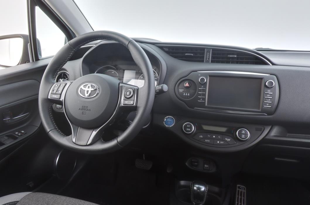 TOYOTA Yaris 2019