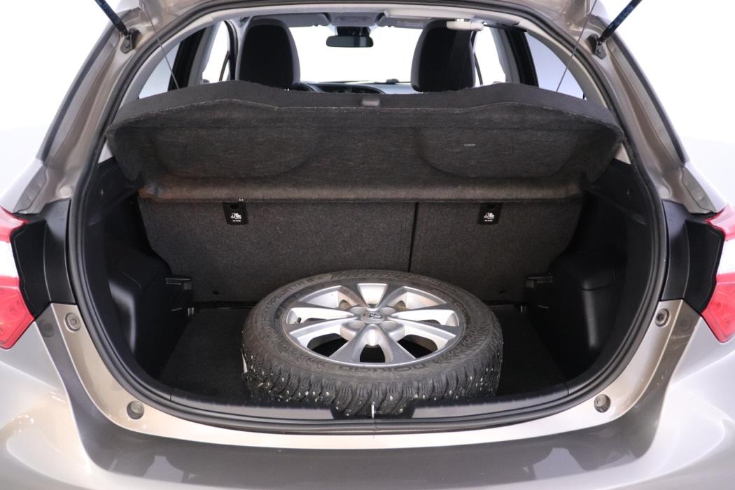TOYOTA Yaris 2019