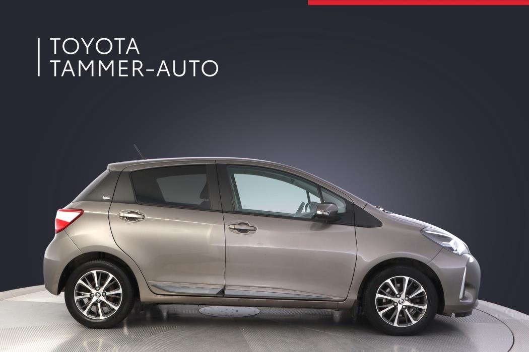 TOYOTA Yaris 2019
