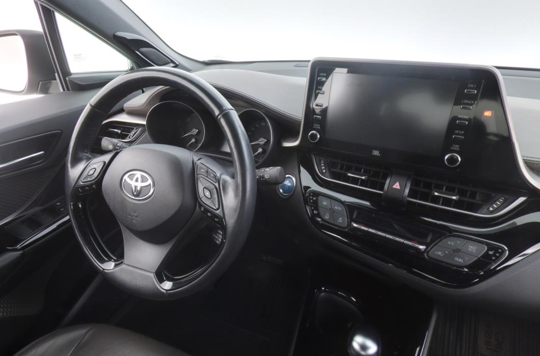 TOYOTA C-HR 2021