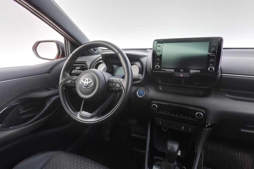 TOYOTA Yaris 2021