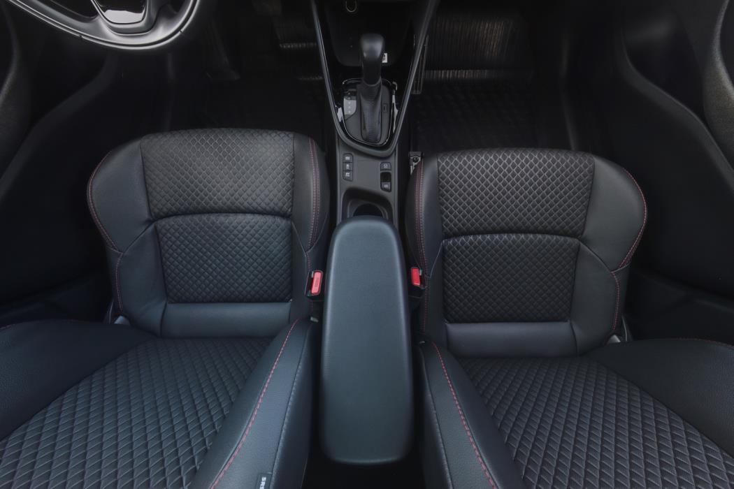 TOYOTA Yaris 2021