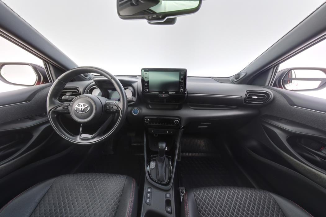 TOYOTA Yaris 2021
