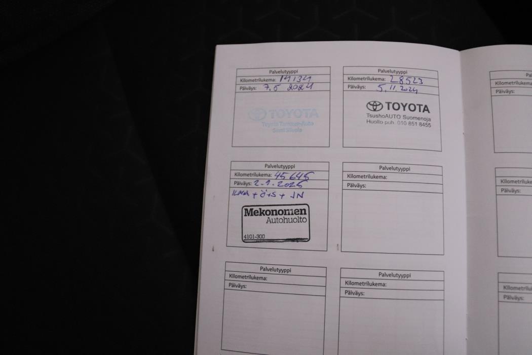 TOYOTA Yaris Cross 2023