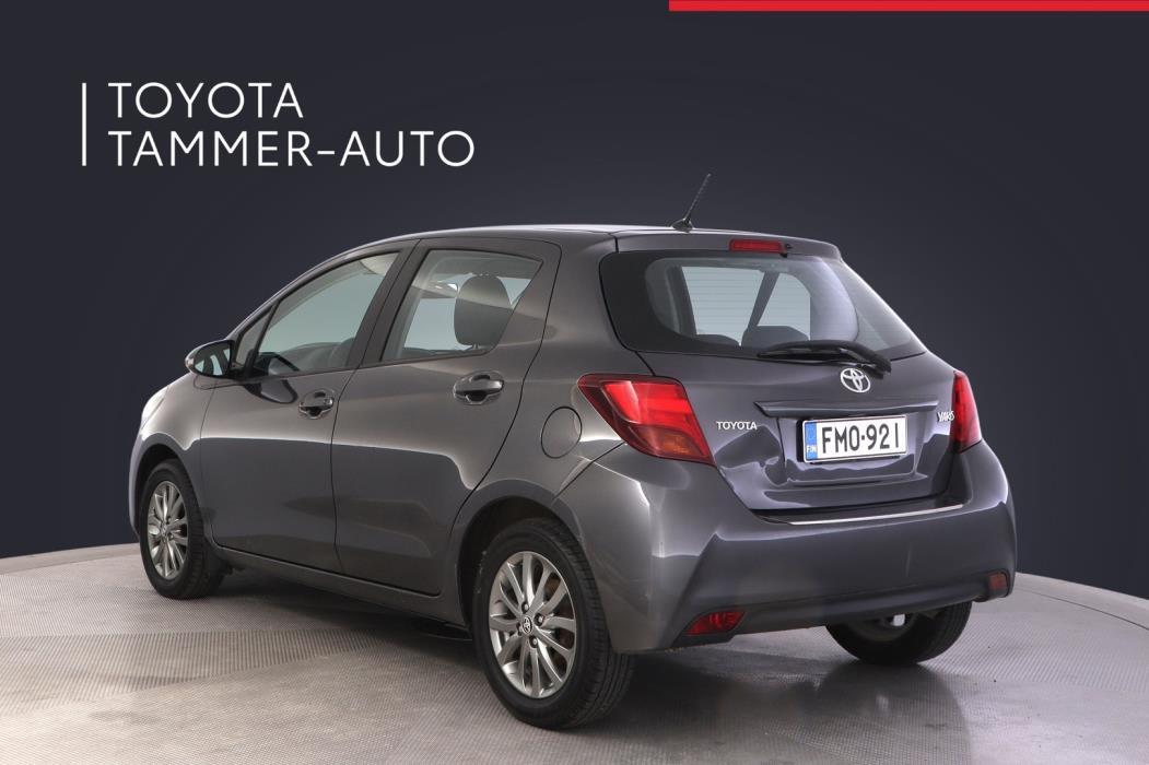 TOYOTA Yaris 2017