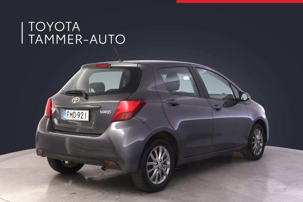 TOYOTA Yaris 2017