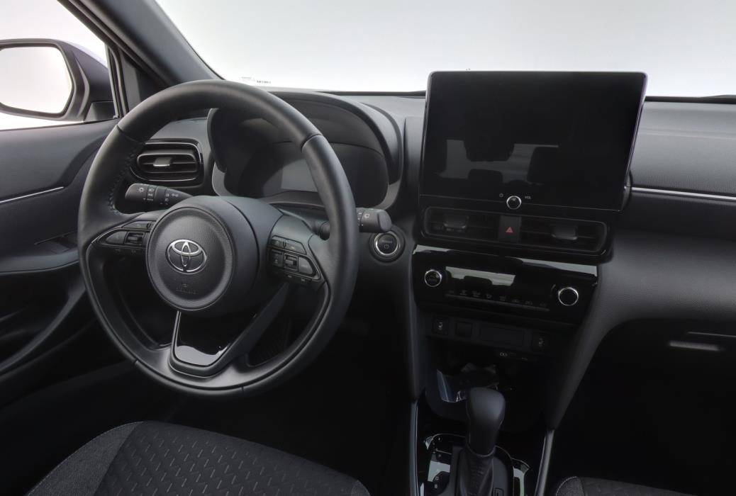 TOYOTA Yaris Cross 2025