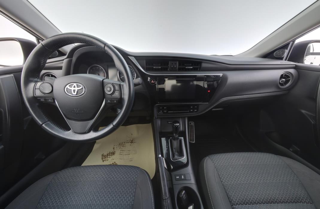TOYOTA Corolla 2018