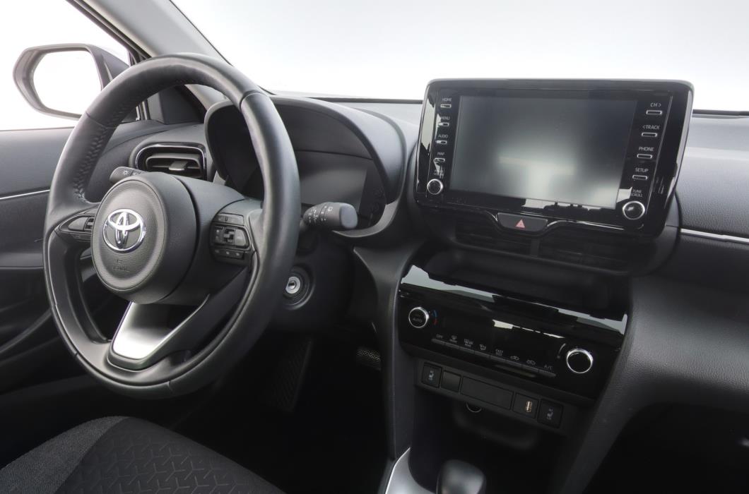 TOYOTA Yaris Cross 2023