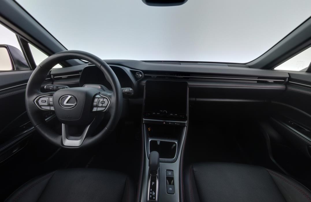 LEXUS LBX 2024