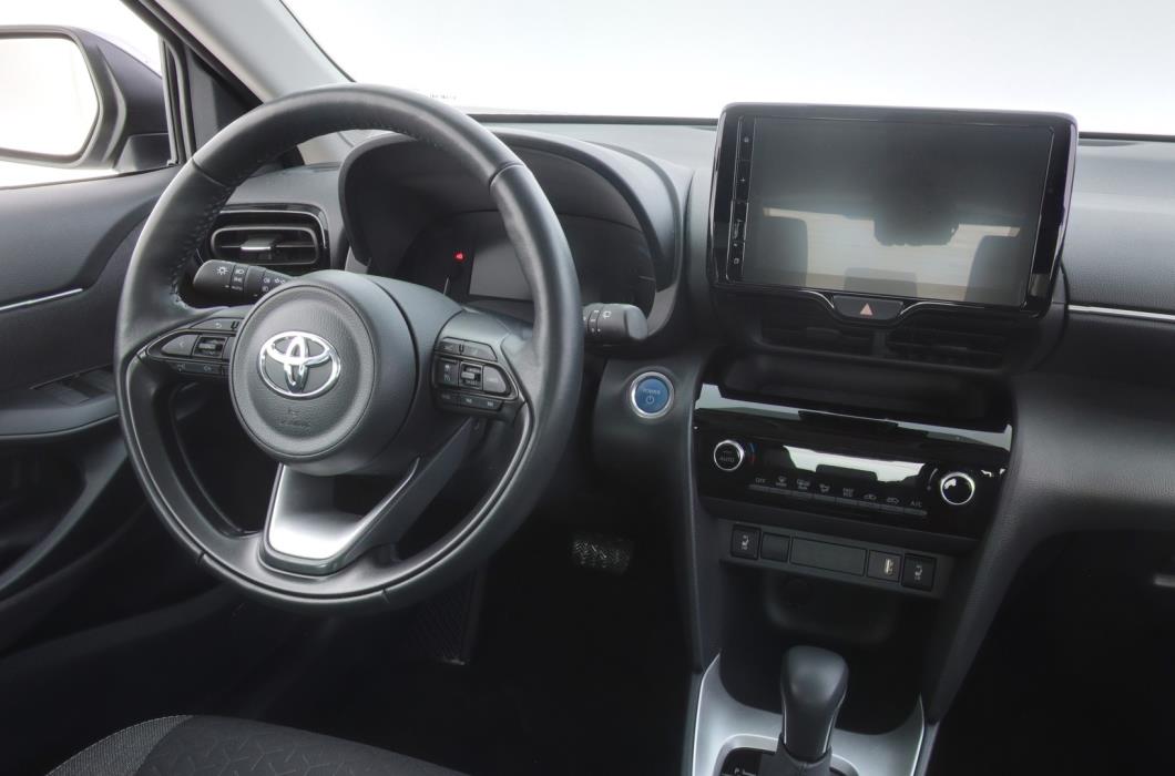 TOYOTA Yaris Cross 2024